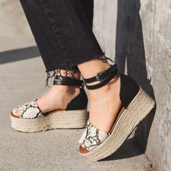 SUSANNA Snake Skin Print Ankle Wedge - Picture 7 of 7